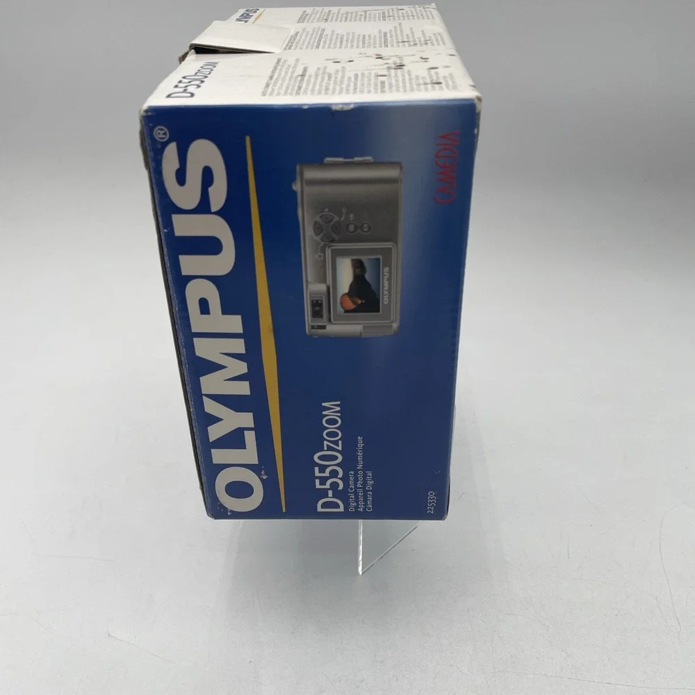 Olympus D-550 Zoom 3.0 MP Digital Camera w/Box+Manual+CD+Battery+SD Card-TESTED